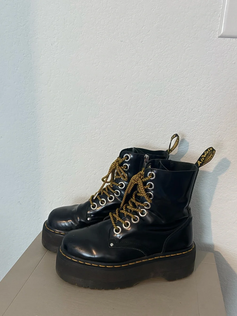 Dr. Airwair Marten Black Jadon Max Size 7